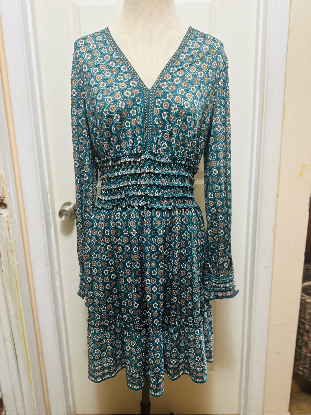 Max Studio Teal Floral V-Neck Long Sleeve Dress size L #564